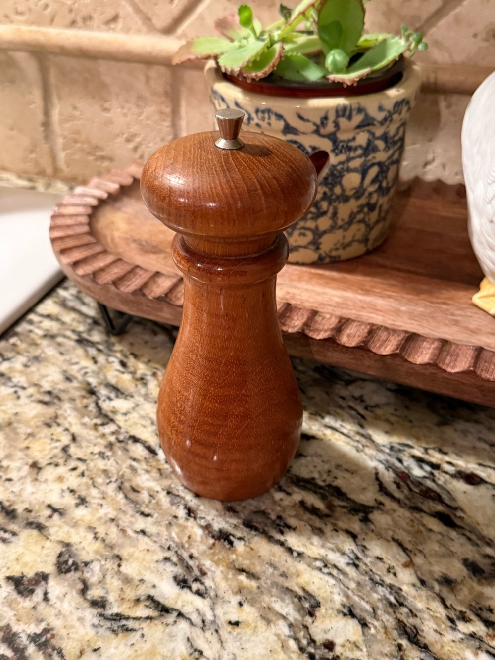 Wooden Pepper Mill Grinder - Natural Brown
